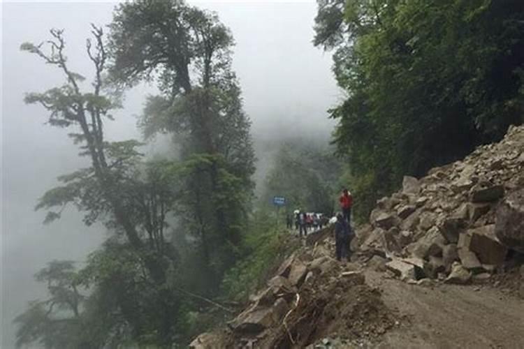 梦见山倒塌了什么预兆