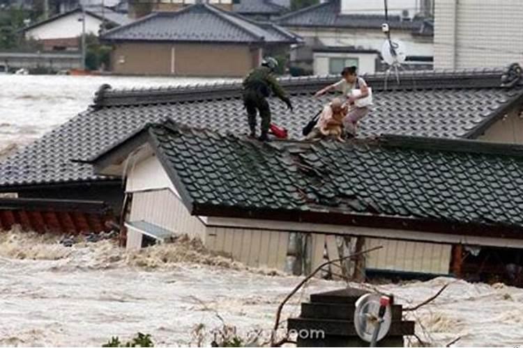 梦见儿子被大水冲走了被自己救回来