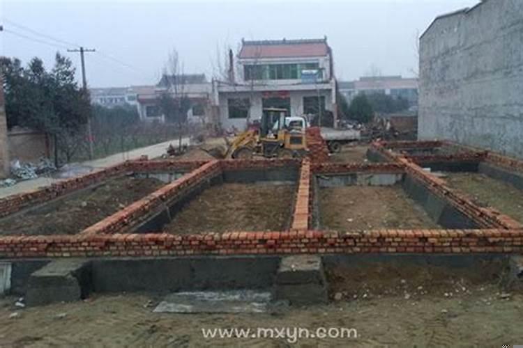 梦见建房子地基什么意思