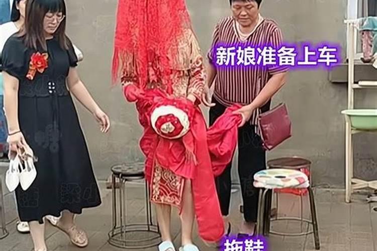 梦见自己结婚但看不见新郎