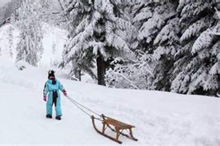 女人梦到雪山是什么意思