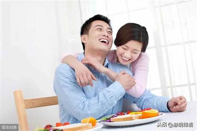 梦见一对情侣拍婚纱照什么意思