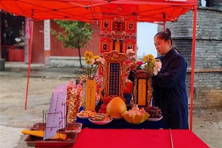 属牛女跟什么属相最配生意