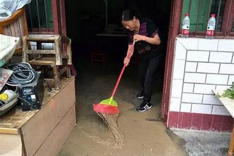 梦见家里下大雨进水了