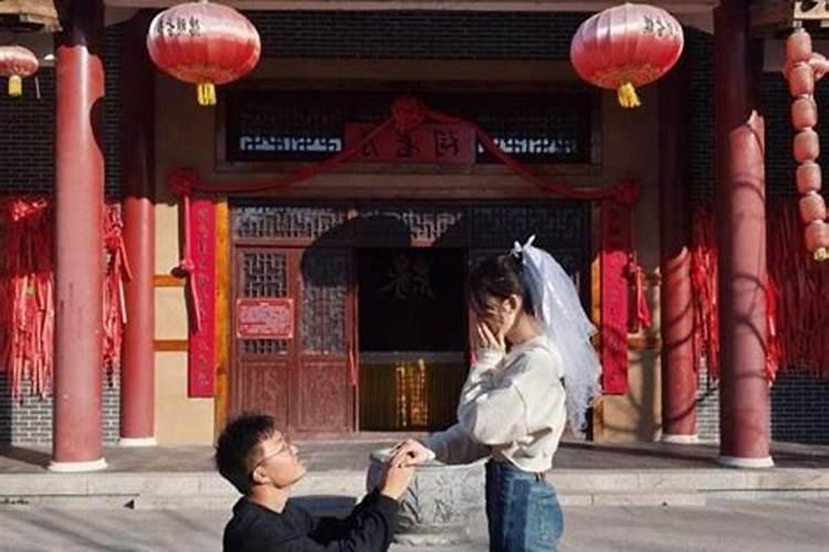 梦见自己和已婚的亲人结婚了什么意思呀