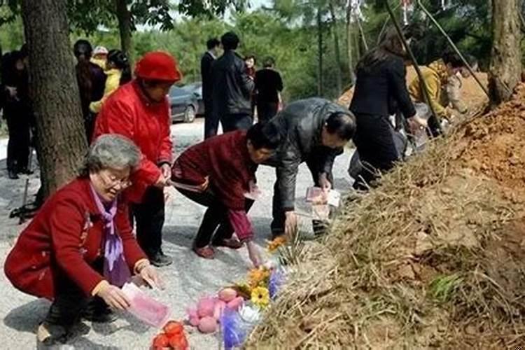 正月初一给祖宗上坟可以吗