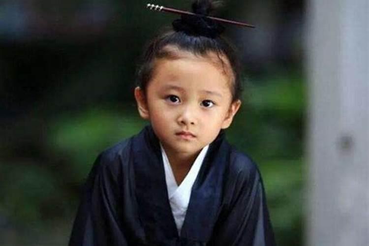 梦见刮风下雨屋子漏雨什么意思