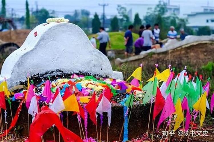 清明节那天上坟好吗