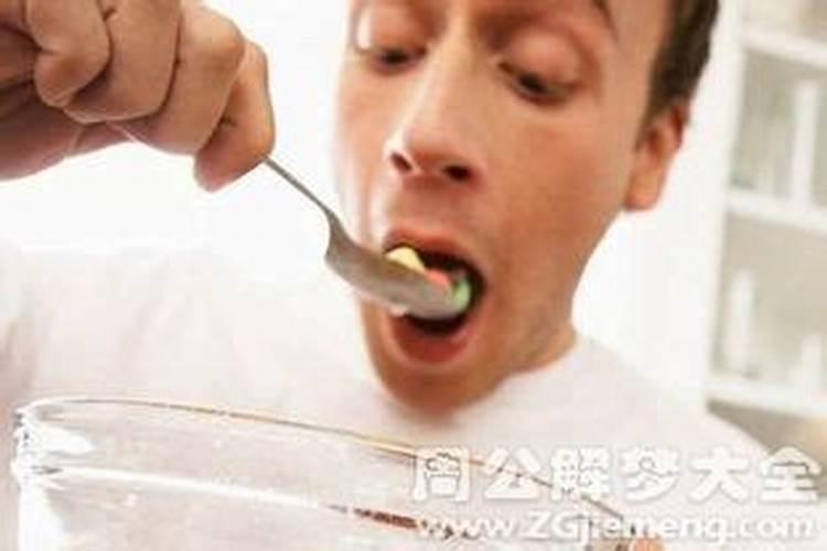 梦见吃饭吃撑了还继续在吃