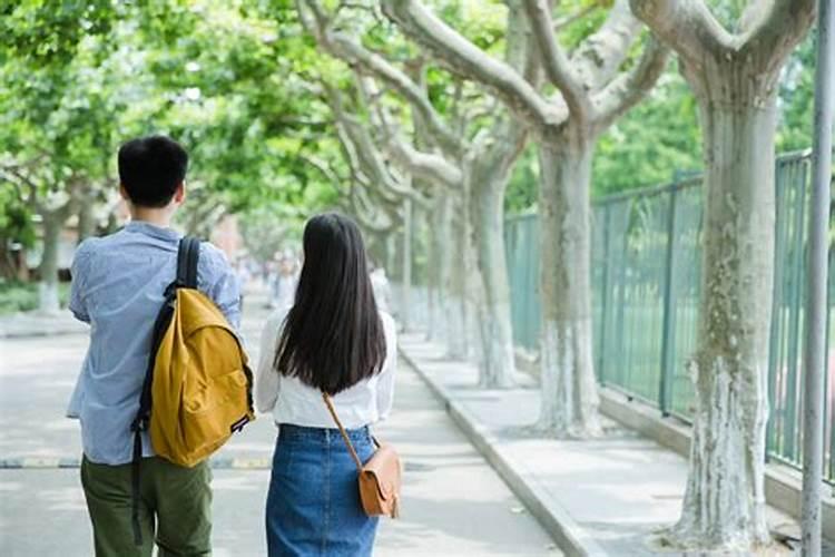 梦见漂亮的女大学生什么意思