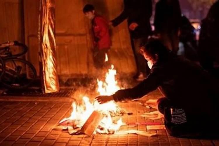 鬼节祭奠死去的