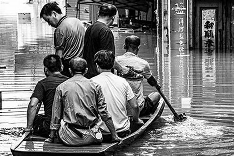 梦见下雨天在外面走路