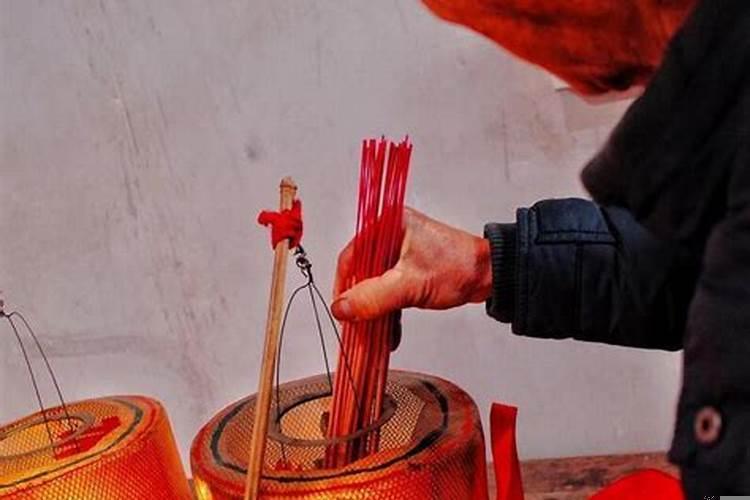 青岛中元节祭司