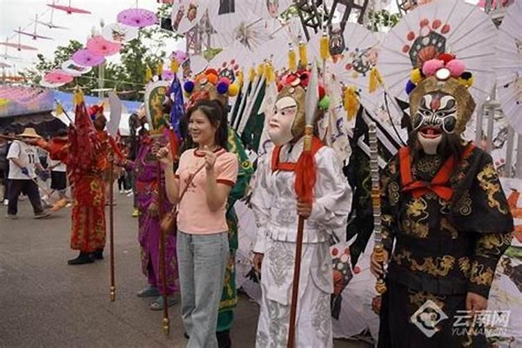 梦见很多人一起钓鱼好不好